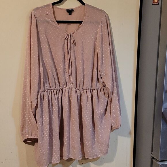 Beautiful Torrid top size 4 - Picture 1 of 5
